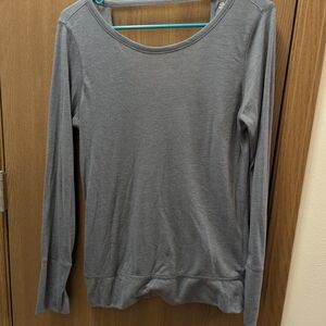 GAP Gray Women's Long-Sleeve Scoop Neck Tee